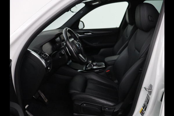 BMW X3 xDrive30e M-Sport | Leder | Adaptive cruise | Stoel & stuurverwarming | Carplay | Camera | Sportstoelen | Live Cockpit | Full LED | Navigatie