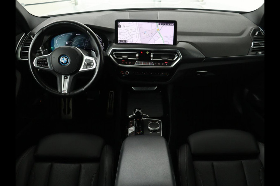 BMW X3 xDrive30e M-Sport | Leder | Adaptive cruise | Stoel & stuurverwarming | Carplay | Camera | Sportstoelen | Live Cockpit | Full LED | Navigatie
