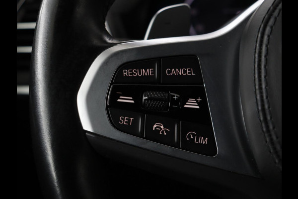 BMW X3 xDrive30e M-Sport | Leder | Adaptive cruise | Stoel & stuurverwarming | Carplay | Camera | Sportstoelen | Live Cockpit | Full LED | Navigatie