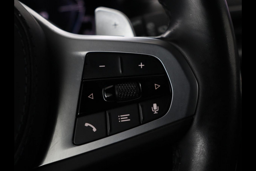 BMW X3 xDrive30e M-Sport | Leder | Adaptive cruise | Stoel & stuurverwarming | Carplay | Camera | Sportstoelen | Live Cockpit | Full LED | Navigatie