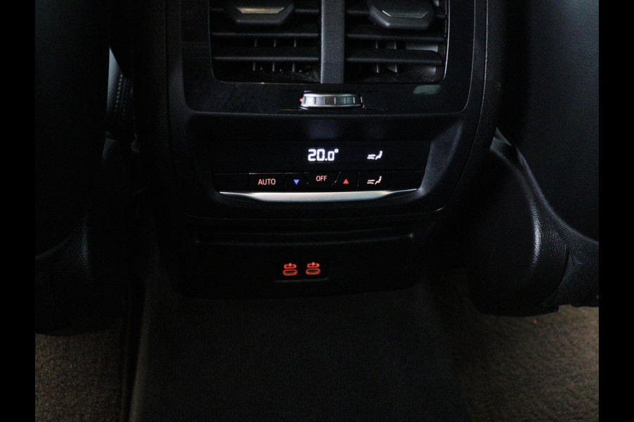 BMW X3 xDrive30e M-Sport | Leder | Adaptive cruise | Stoel & stuurverwarming | Carplay | Camera | Sportstoelen | Live Cockpit | Full LED | Navigatie