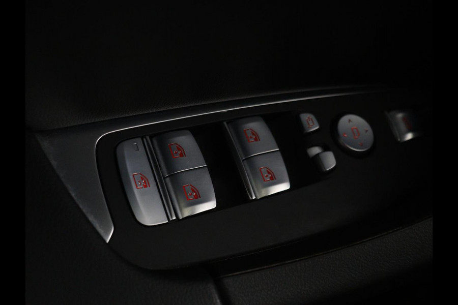 BMW X3 xDrive30e M-Sport | Leder | Adaptive cruise | Stoel & stuurverwarming | Carplay | Camera | Sportstoelen | Live Cockpit | Full LED | Navigatie