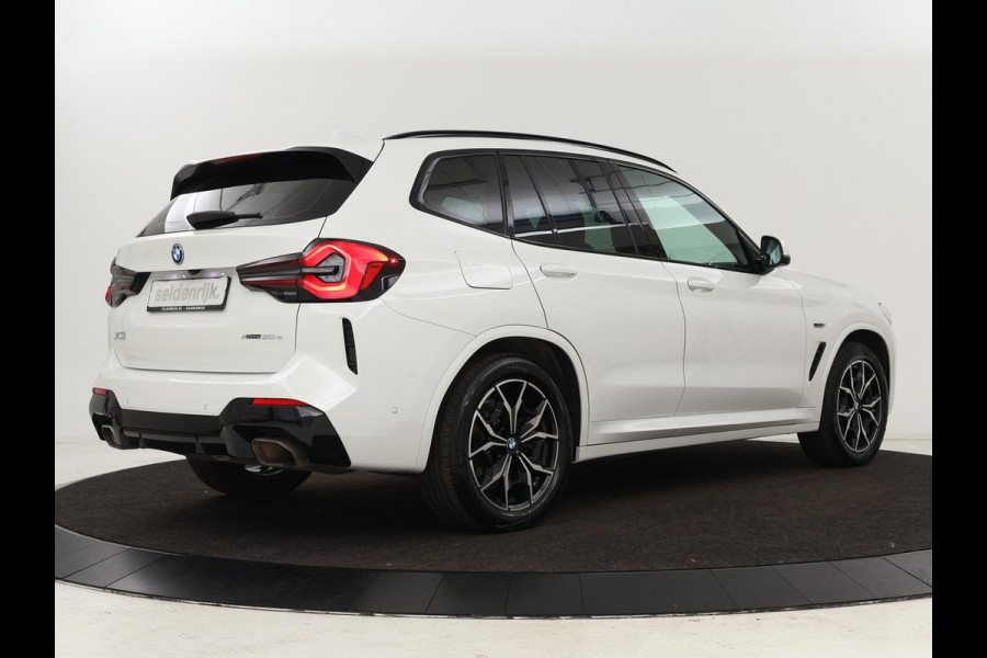 BMW X3 xDrive30e M-Sport | Leder | Adaptive cruise | Stoel & stuurverwarming | Carplay | Camera | Sportstoelen | Live Cockpit | Full LED | Navigatie
