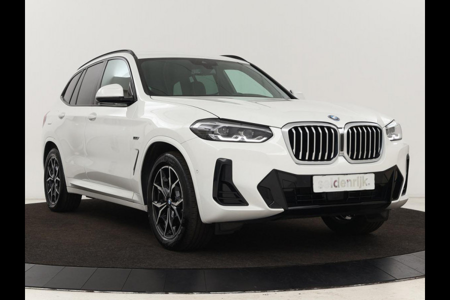 BMW X3 xDrive30e M-Sport | Leder | Adaptive cruise | Stoel & stuurverwarming | Carplay | Camera | Sportstoelen | Live Cockpit | Full LED | Navigatie