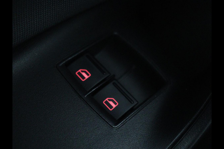 Seat Ibiza 1.0 TSI Style Connect | Carplay | Cruise control | Airco | Navigatie | Bluetooth | LED | Parkeerhulp