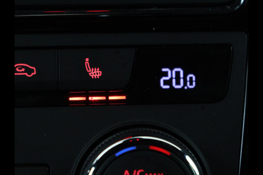 Seat Leon 1.5 TSI FR Ultimate Edition Black | Panoramadak | Stoelverwarming | Beats Audio | Virual Cockpit | Adaptive cruise | Full LED | Leder/Alcantara | Keyless | Navigatie | Sfeerverlichting