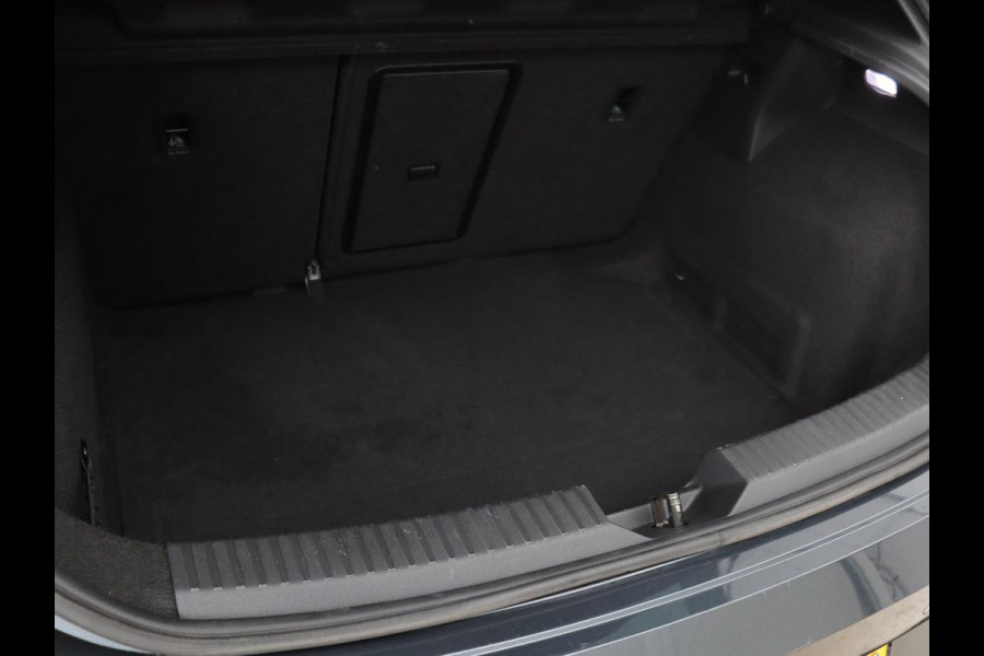 Seat Leon 1.5 TSI FR Ultimate Edition Black | Panoramadak | Stoelverwarming | Beats Audio | Virual Cockpit | Adaptive cruise | Full LED | Leder/Alcantara | Keyless | Navigatie | Sfeerverlichting