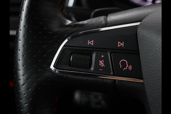 Seat Leon 1.5 TSI FR Ultimate Edition Black | Panoramadak | Stoelverwarming | Beats Audio | Virual Cockpit | Adaptive cruise | Full LED | Leder/Alcantara | Keyless | Navigatie | Sfeerverlichting
