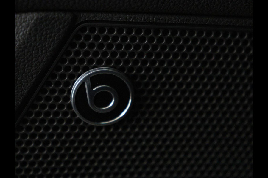 Seat Leon 1.5 TSI FR Ultimate Edition Black | Panoramadak | Stoelverwarming | Beats Audio | Virual Cockpit | Adaptive cruise | Full LED | Leder/Alcantara | Keyless | Navigatie | Sfeerverlichting