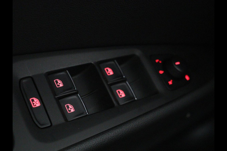 Seat Leon 1.5 TSI FR Ultimate Edition Black | Panoramadak | Stoelverwarming | Beats Audio | Virual Cockpit | Adaptive cruise | Full LED | Leder/Alcantara | Keyless | Navigatie | Sfeerverlichting