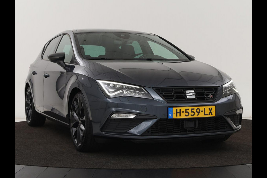 Seat Leon 1.5 TSI FR Ultimate Edition Black | Panoramadak | Stoelverwarming | Beats Audio | Virual Cockpit | Adaptive cruise | Full LED | Leder/Alcantara | Keyless | Navigatie | Sfeerverlichting