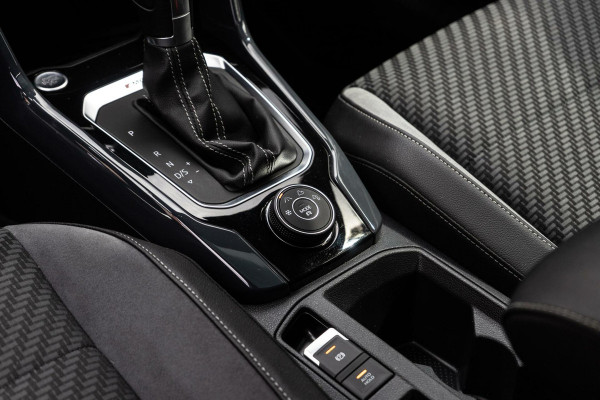 Volkswagen T-Roc 2.0 TSI 4Motion R-Line Pano / Beats / Camera