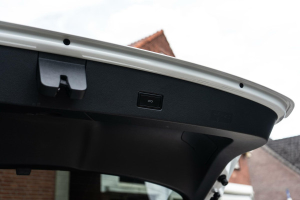 Volkswagen T-Roc 2.0 TSI 4Motion R-Line Pano / Beats / Camera