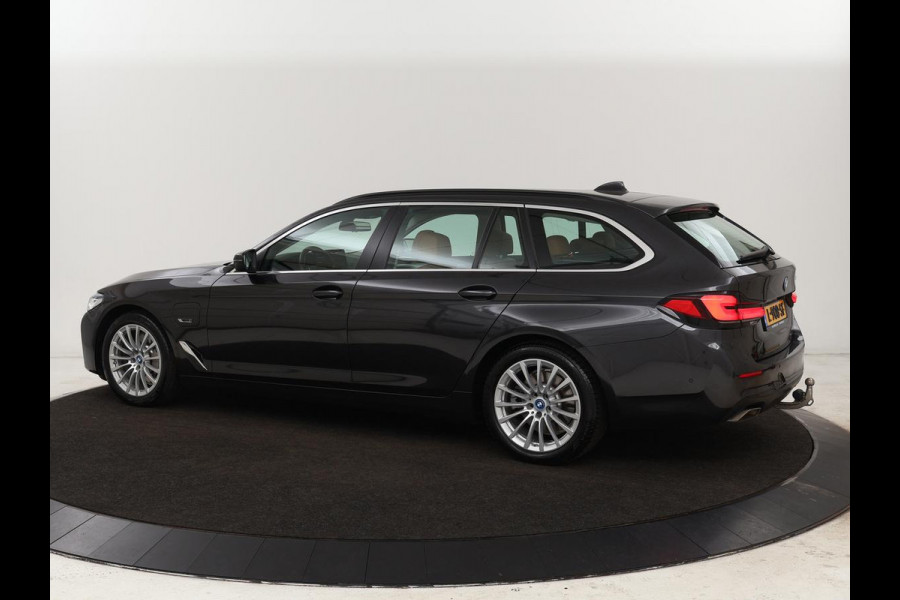 BMW 5 Serie 530e Business Edition Plus | Laser LED | Head-Up | Leder | Stoelverwarming | Trekhaak | Camera | Park Assist | Carplay | Navigatie | Memory | Live Cockpit