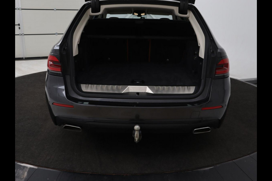 BMW 5 Serie 530e Business Edition Plus | Laser LED | Head-Up | Leder | Stoelverwarming | Trekhaak | Camera | Park Assist | Carplay | Navigatie | Memory | Live Cockpit