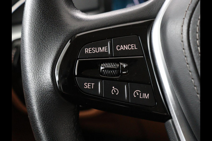BMW 5 Serie 530e Business Edition Plus | Laser LED | Head-Up | Leder | Stoelverwarming | Trekhaak | Camera | Park Assist | Carplay | Navigatie | Memory | Live Cockpit