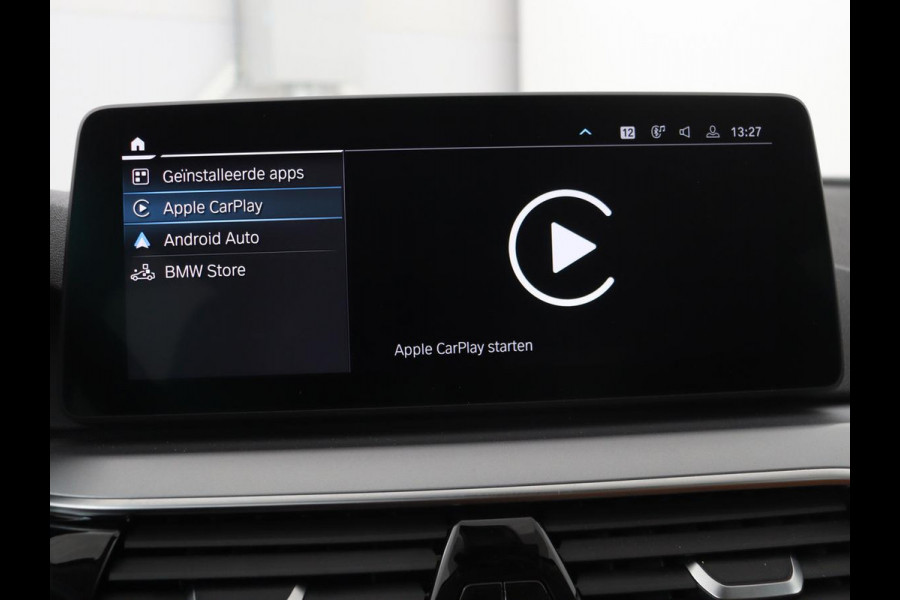 BMW 5 Serie 530e Business Edition Plus | Laser LED | Head-Up | Leder | Stoelverwarming | Trekhaak | Camera | Park Assist | Carplay | Navigatie | Memory | Live Cockpit