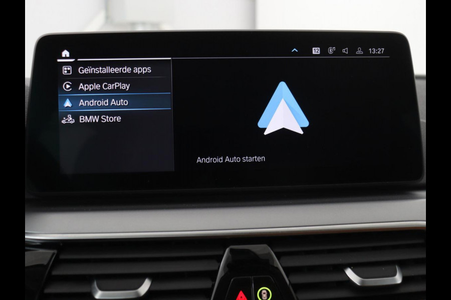BMW 5 Serie 530e Business Edition Plus | Laser LED | Head-Up | Leder | Stoelverwarming | Trekhaak | Camera | Park Assist | Carplay | Navigatie | Memory | Live Cockpit