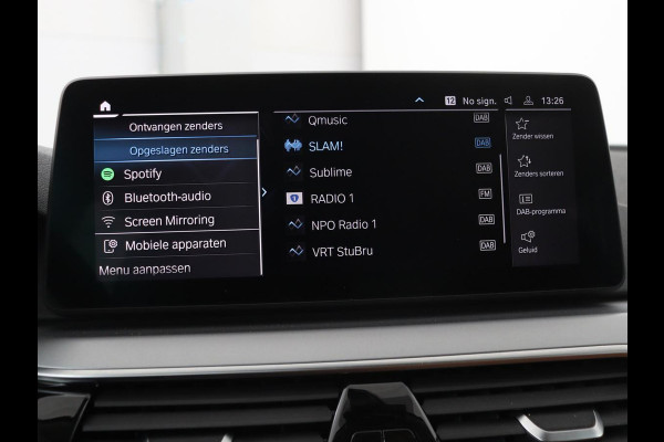 BMW 5 Serie 530e Business Edition Plus | Laser LED | Head-Up | Leder | Stoelverwarming | Trekhaak | Camera | Park Assist | Carplay | Navigatie | Memory | Live Cockpit