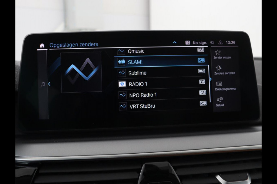 BMW 5 Serie 530e Business Edition Plus | Laser LED | Head-Up | Leder | Stoelverwarming | Trekhaak | Camera | Park Assist | Carplay | Navigatie | Memory | Live Cockpit