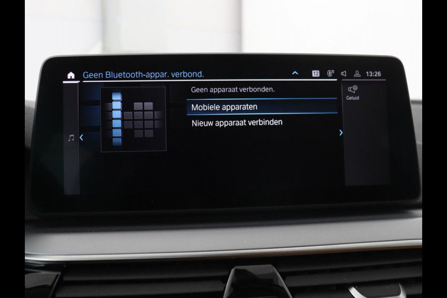 BMW 5 Serie 530e Business Edition Plus | Laser LED | Head-Up | Leder | Stoelverwarming | Trekhaak | Camera | Park Assist | Carplay | Navigatie | Memory | Live Cockpit