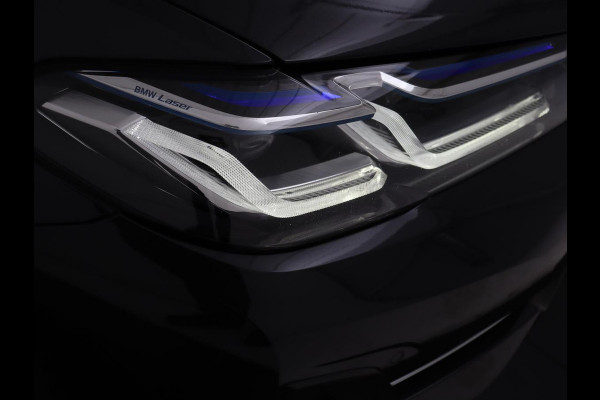 BMW 5 Serie 530e Business Edition Plus | Laser LED | Head-Up | Leder | Stoelverwarming | Trekhaak | Camera | Park Assist | Carplay | Navigatie | Memory | Live Cockpit