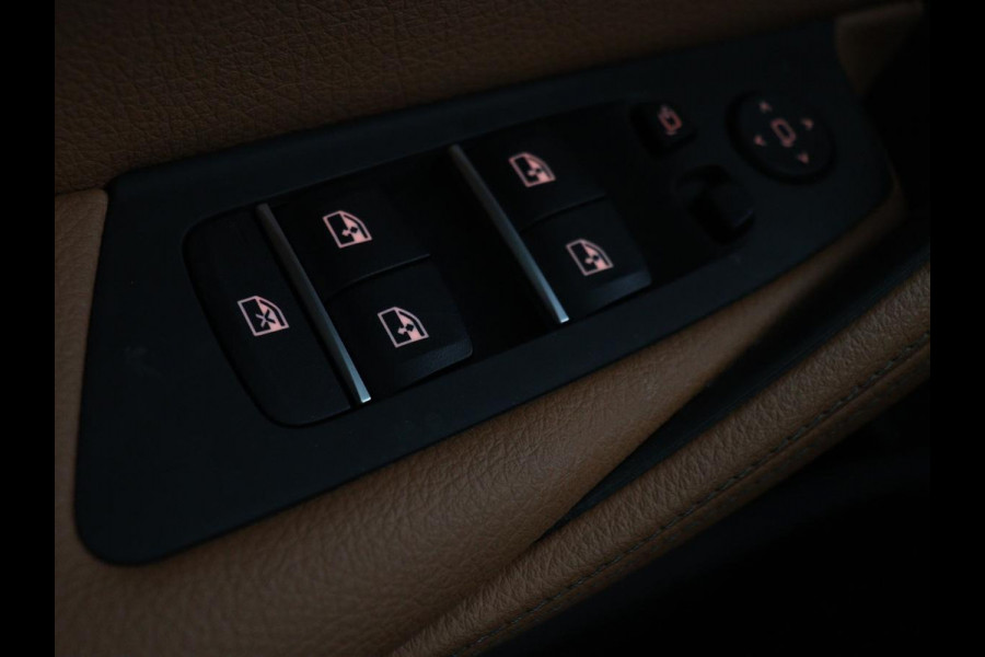 BMW 5 Serie 530e Business Edition Plus | Laser LED | Head-Up | Leder | Stoelverwarming | Trekhaak | Camera | Park Assist | Carplay | Navigatie | Memory | Live Cockpit