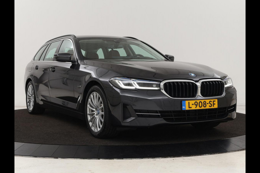 BMW 5 Serie 530e Business Edition Plus | Laser LED | Head-Up | Leder | Stoelverwarming | Trekhaak | Camera | Park Assist | Carplay | Navigatie | Memory | Live Cockpit
