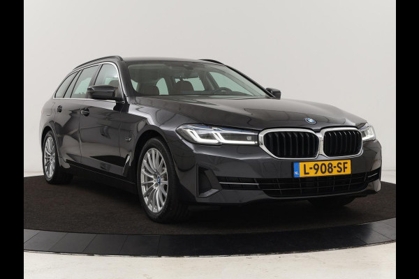 BMW 5 Serie 530e Business Edition Plus | Laser LED | Head-Up | Leder | Stoelverwarming | Trekhaak | Camera | Park Assist | Carplay | Navigatie | Memory | Live Cockpit