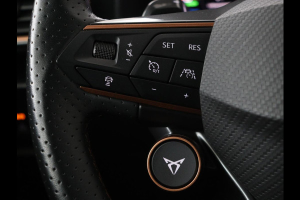 CUPRA Formentor 1.4 e-Hybrid VZ Performance | 245 PK | Stoel & stuurverwarming | Adaptive cruise | Camera | Carplay | Sfeerverlichting | Keyless | Navigatie | Sportstoelen | Full LED | PHEV