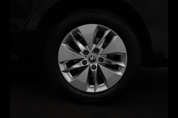 Škoda Octavia 1.0 e-TSI Business Edition | Trekhaak | Camera | Sfeerverlichting | Carplay | Navigatie | Side Assist | Climate control | Digital Cockpit | Full LED
