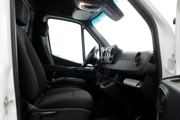 Mercedes-Benz Sprinter 311 CDI 115pk RWD L2H2 Servicewagen Airco/Camera/230V 03-2020