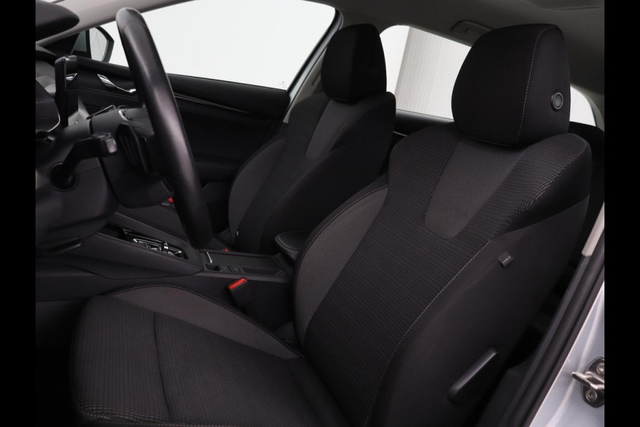 Škoda Octavia 1.5 e-TSI Business Edition | Stoelverwarming | Trekhaak | Keyless | Carplay | Navigatie | Full LED | Parkeerhulp | Digital Cockpit | Climate control | Cruise control