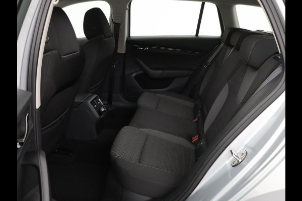 Škoda Octavia 1.5 e-TSI Business Edition | Stoelverwarming | Trekhaak | Keyless | Carplay | Navigatie | Full LED | Parkeerhulp | Digital Cockpit | Climate control | Cruise control