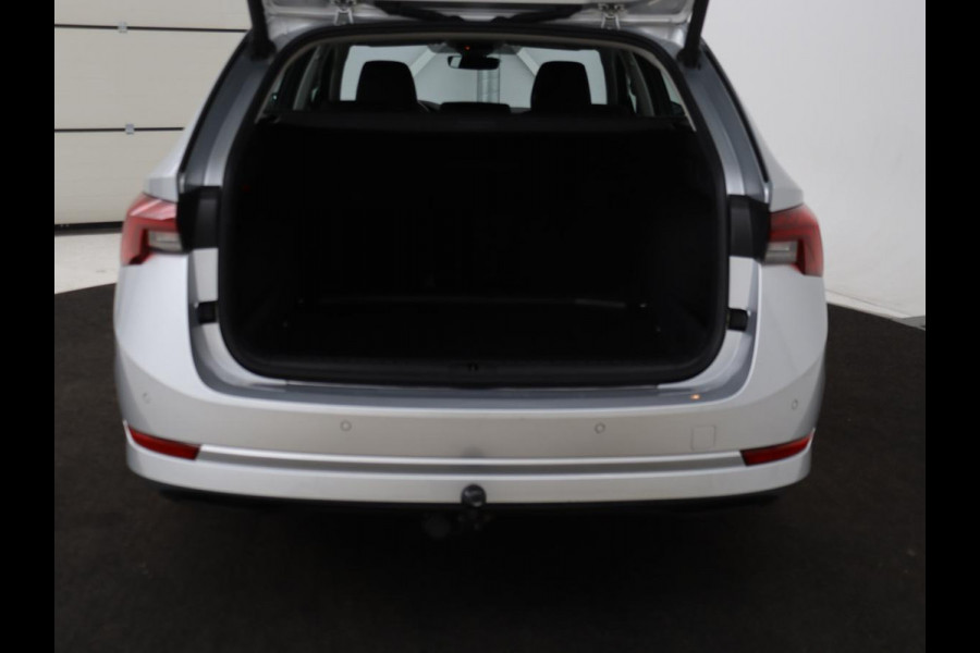 Škoda Octavia 1.5 e-TSI Business Edition | Stoelverwarming | Trekhaak | Keyless | Carplay | Navigatie | Full LED | Parkeerhulp | Digital Cockpit | Climate control | Cruise control