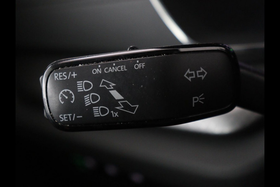 Škoda Octavia 1.5 e-TSI Business Edition | Stoelverwarming | Trekhaak | Keyless | Carplay | Navigatie | Full LED | Parkeerhulp | Digital Cockpit | Climate control | Cruise control