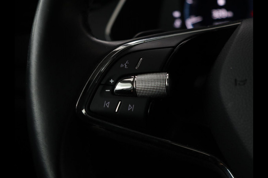 Škoda Octavia 1.5 e-TSI Business Edition | Stoelverwarming | Trekhaak | Keyless | Carplay | Navigatie | Full LED | Parkeerhulp | Digital Cockpit | Climate control | Cruise control