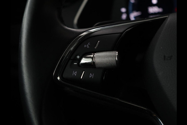 Škoda Octavia 1.5 e-TSI Business Edition | Stoelverwarming | Trekhaak | Keyless | Carplay | Navigatie | Full LED | Parkeerhulp | Digital Cockpit | Climate control | Cruise control