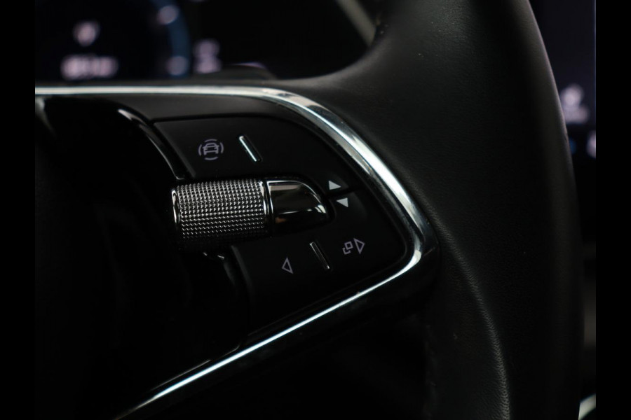 Škoda Octavia 1.5 e-TSI Business Edition | Stoelverwarming | Trekhaak | Keyless | Carplay | Navigatie | Full LED | Parkeerhulp | Digital Cockpit | Climate control | Cruise control