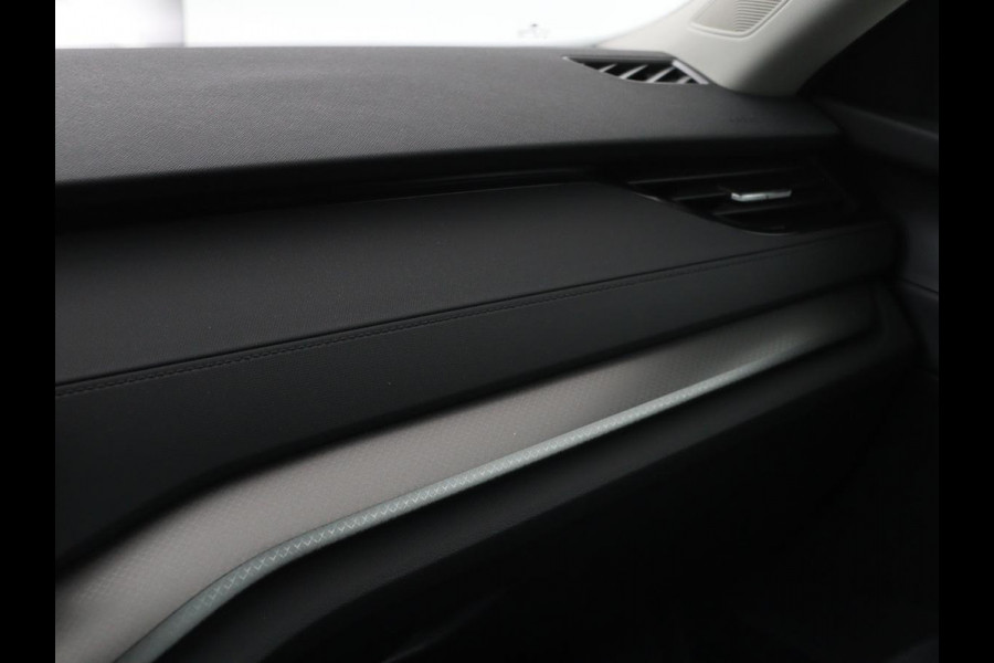 Škoda Octavia 1.5 e-TSI Business Edition | Stoelverwarming | Trekhaak | Keyless | Carplay | Navigatie | Full LED | Parkeerhulp | Digital Cockpit | Climate control | Cruise control