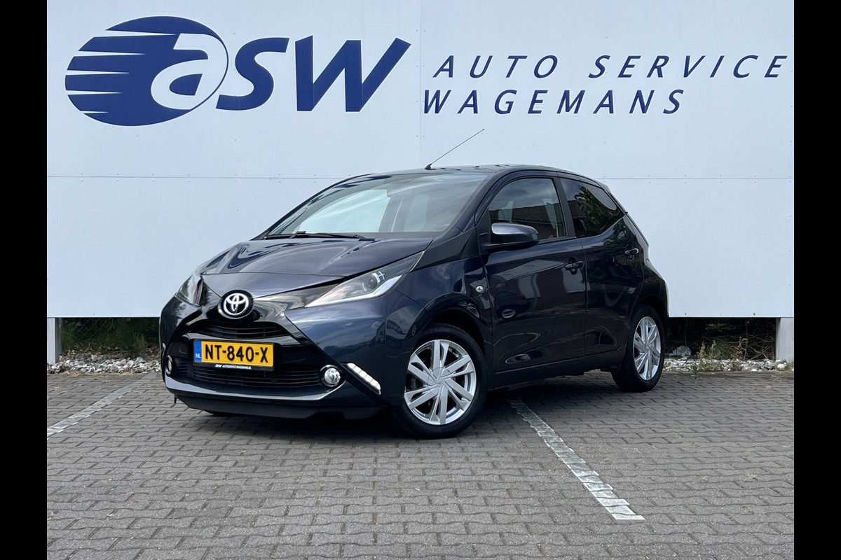 Toyota Aygo 1.0 VVT-i x-play | Carplay | Camera | Trekhaak | RIJKLAAR
