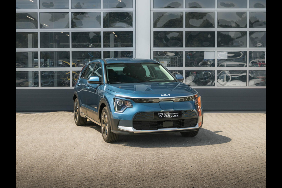 Kia Niro EV Light 64.8 kWh | direct leverbaar l Navi l PDC l Camera | Privatelease vanaf € 584,00
