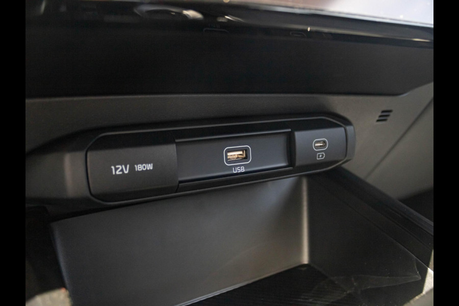 Kia Niro EV Light 64.8 kWh | direct leverbaar l Navi l PDC l Camera | Privatelease vanaf € 584,00