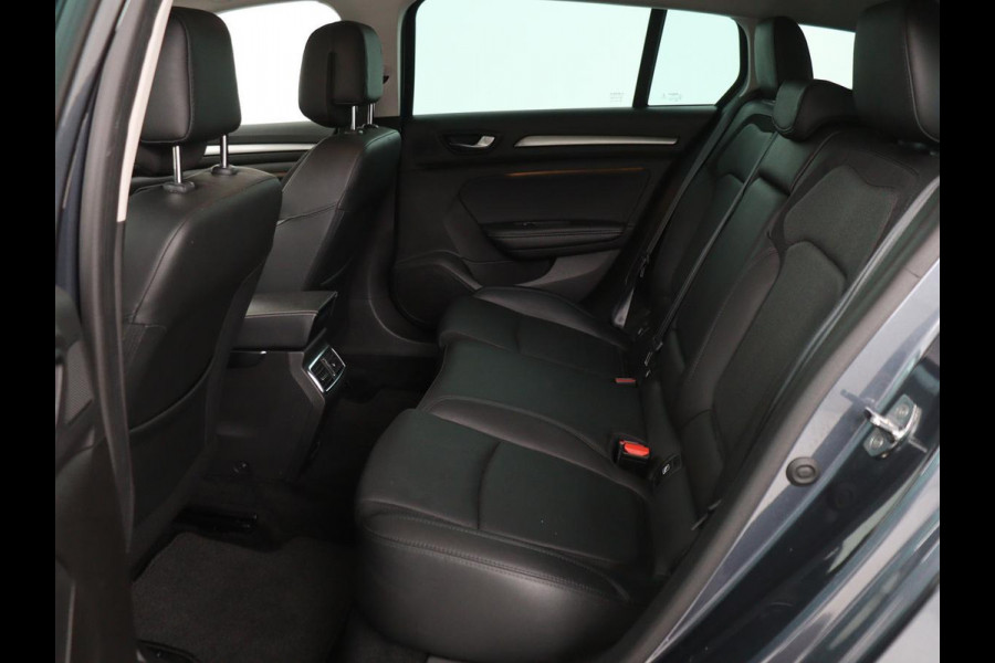 Renault Mégane 1.3 TCe Bose | Leder | Massage | Trekhaak | Carplay | Camera | Climate control | Keyless | Navigatie | Cruise control | DAB