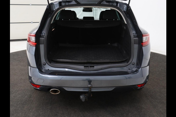 Renault Mégane 1.3 TCe Bose | Leder | Massage | Trekhaak | Carplay | Camera | Climate control | Keyless | Navigatie | Cruise control | DAB