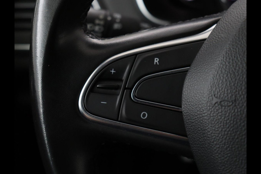 Renault Mégane 1.3 TCe Bose | Leder | Massage | Trekhaak | Carplay | Camera | Climate control | Keyless | Navigatie | Cruise control | DAB