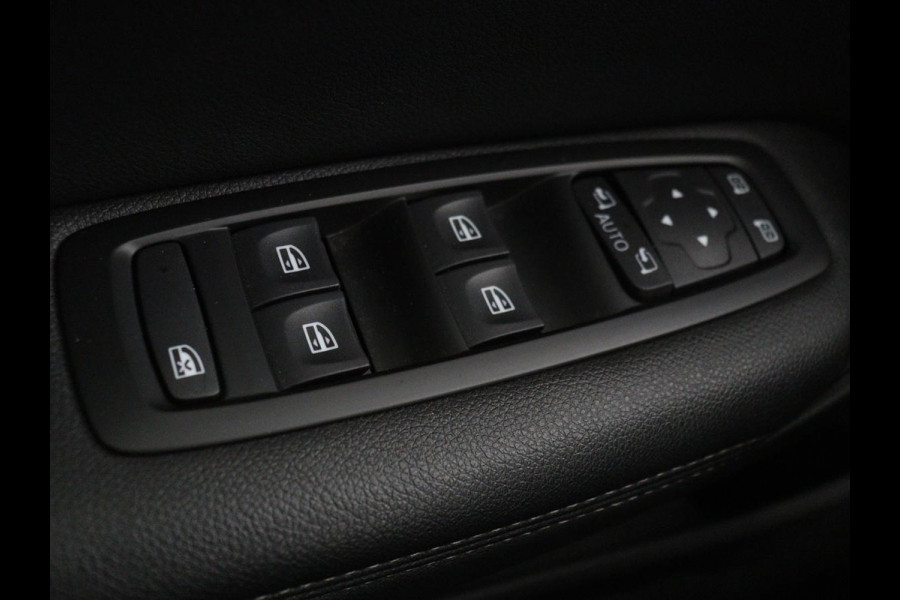 Renault Mégane 1.3 TCe Bose | Leder | Massage | Trekhaak | Carplay | Camera | Climate control | Keyless | Navigatie | Cruise control | DAB