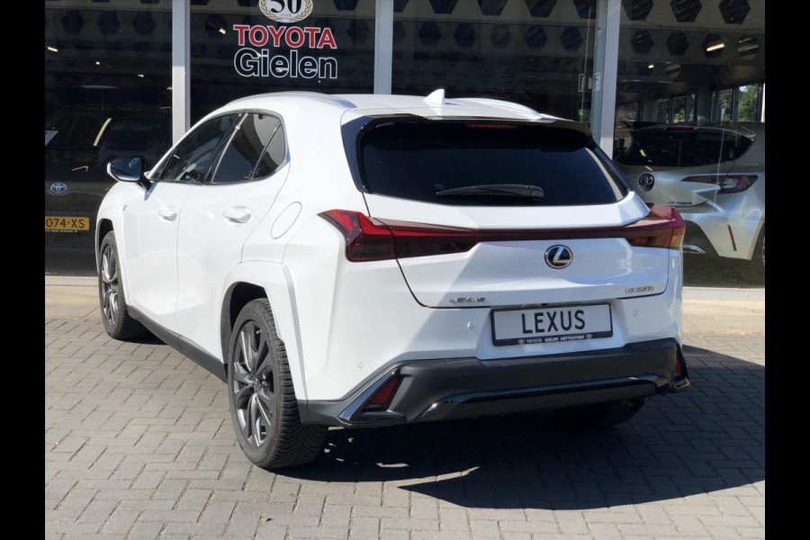Lexus UX 250h F Sport Line | Facelift, Head up display, Blind Spot, 18 inch, Parkeersensoren, Stoel + Stuurverwarming, Groot scherm