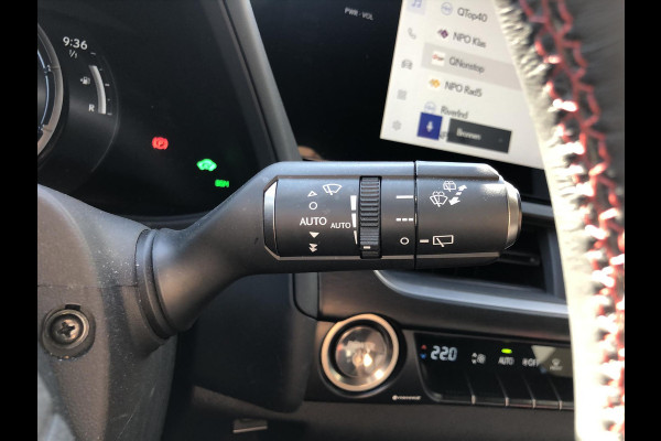Lexus UX 250h F Sport Line | Facelift, Head up display, Blind Spot, 18 inch, Parkeersensoren, Stoel + Stuurverwarming, Groot scherm