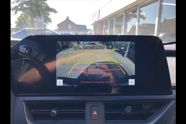 Lexus UX 250h F Sport Line | Facelift, Head up display, Blind Spot, 18 inch, Parkeersensoren, Stoel + Stuurverwarming, Groot scherm